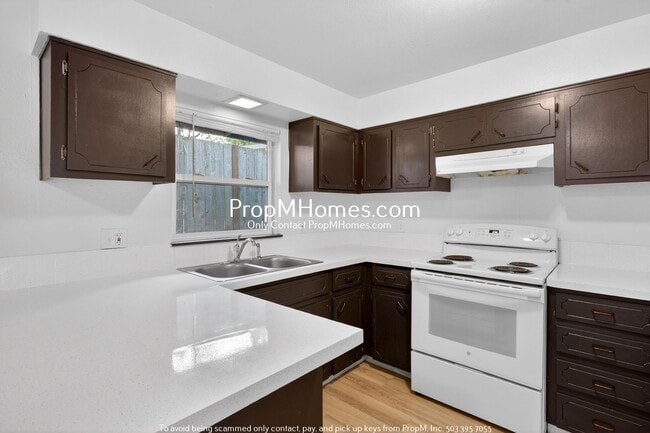Foto del edificio - Three Bedroom Home in NE!
