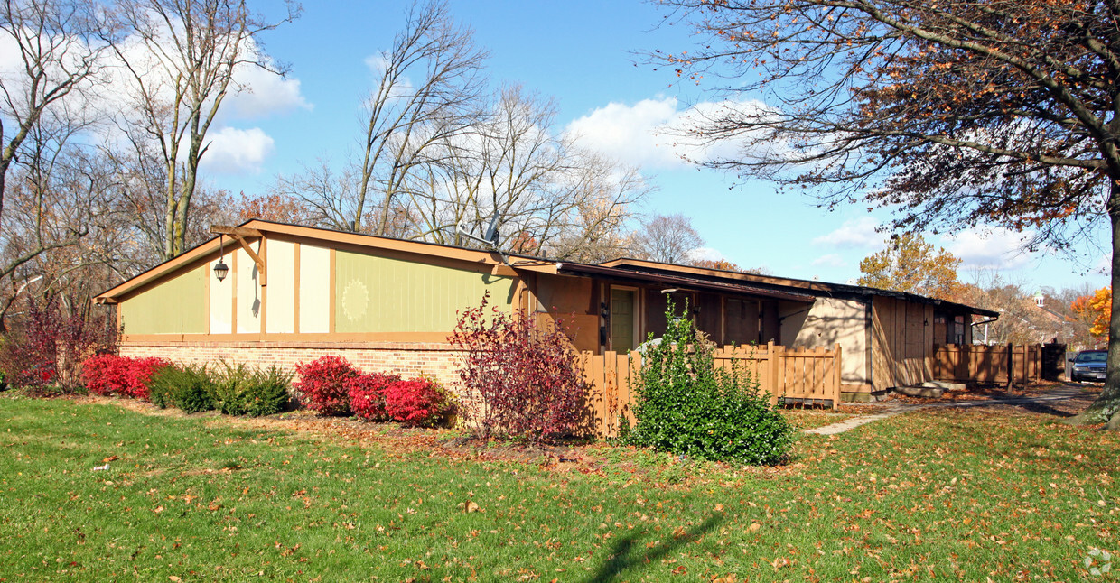 Foto del edificio - Hickory Village Apartments