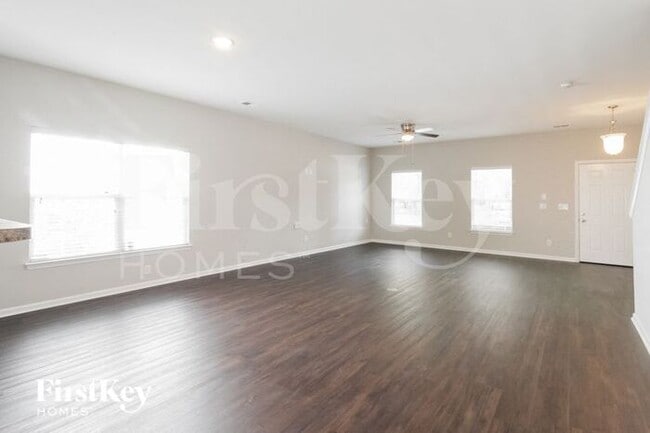 Building Photo - 2815 Pottinger Dr