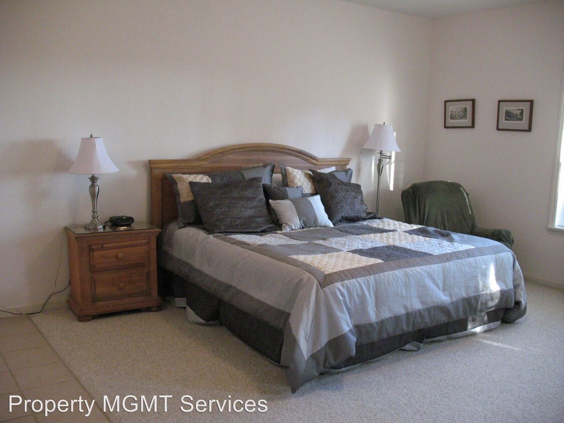 Foto principal - 3201 Saint James Dr SE