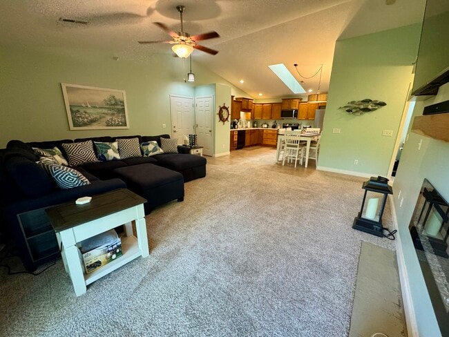 Building Photo - 4102 Creek Hill Dr