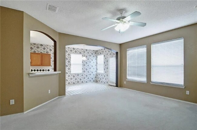 Foto del edificio - 720 Dandelion Dr