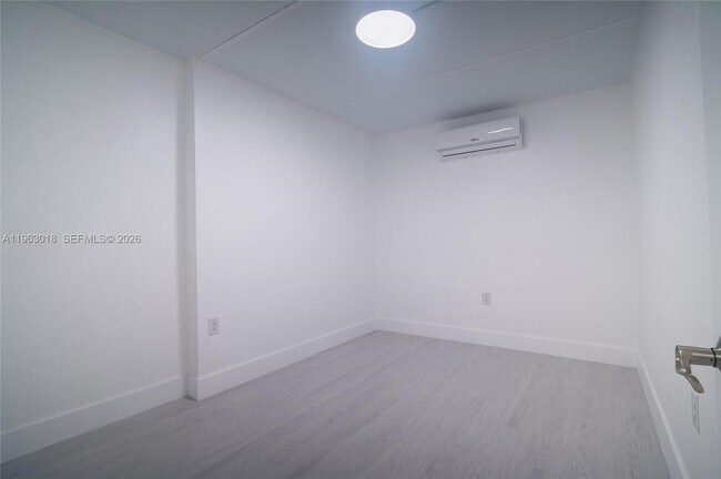 Foto del edificio - 595 NW 139th Terrace