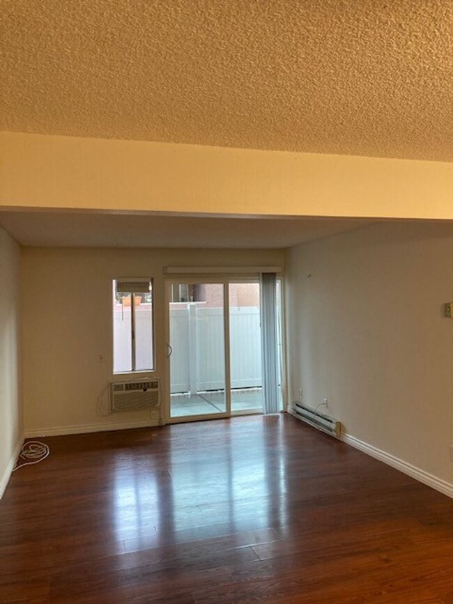 Foto del edificio - Spacious 2 Bed Condo in Del Cerro!