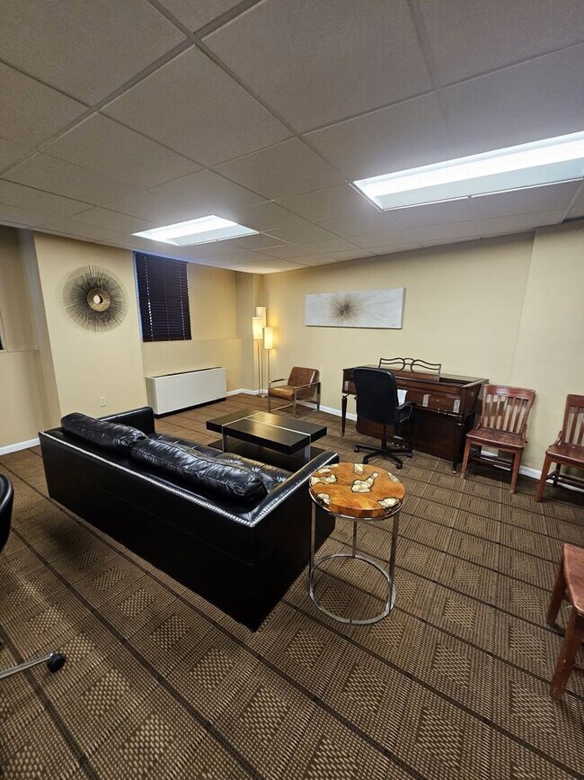 Foto del edificio - One Bedroom