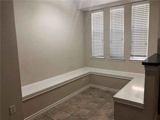 Foto del edificio - 1233 Appalachian Ln