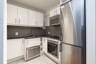 Building Photo - 54 Maitland St