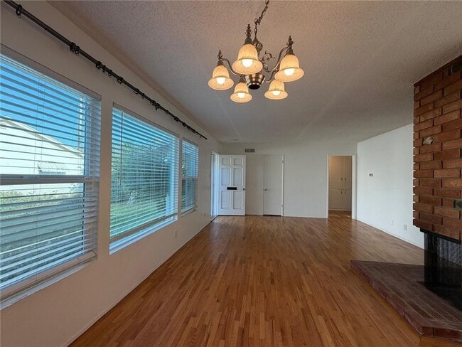 Building Photo - 5937 Sultana Ave