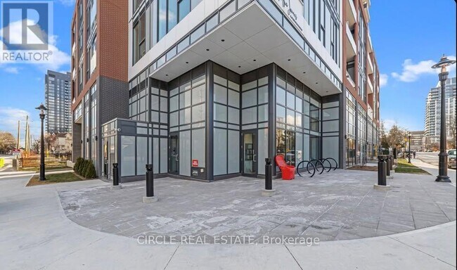 Building Photo - 2088 James St