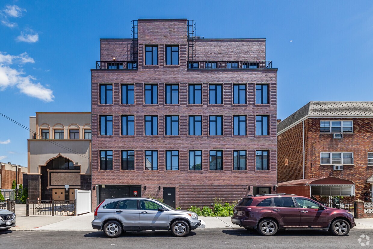 Building Photo - 2127 30th Dr