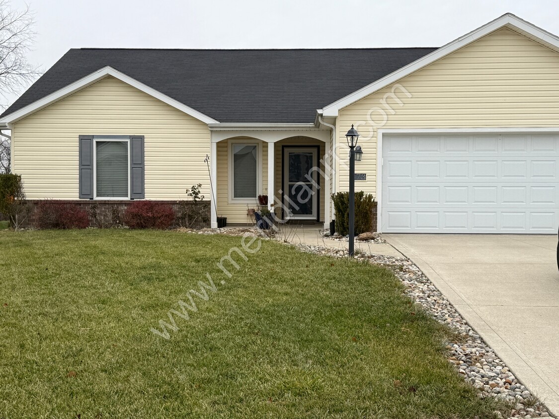 Primary Photo - 473 Greenpointe Pkwy