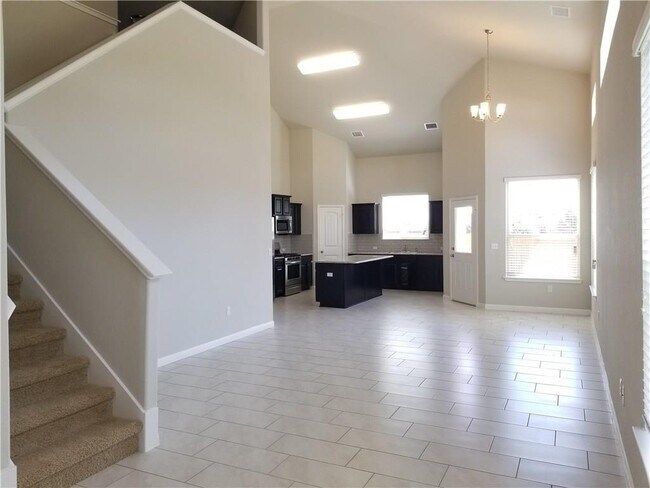 Building Photo - 1024 Peregrine Way