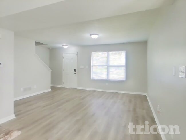 Building Photo - 4261 Sycamore Ct