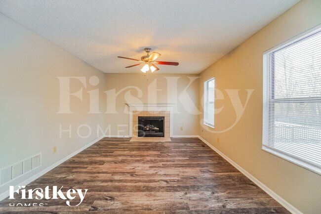 Foto del edificio - 2722 Hardwood Ave