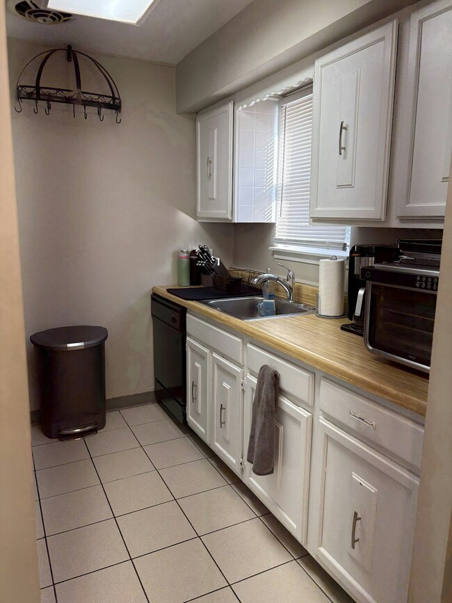 Photo - 9481 Woodbridge Rd Apartment