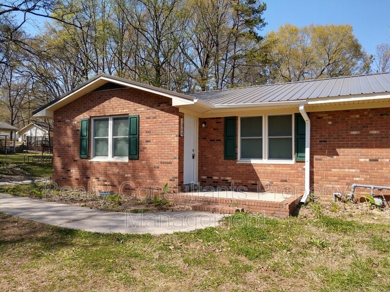 106 Jessup St Unit B, Lexington, NC 27292 Condo for Rent in Lexington, NC