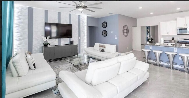 Foto del edificio - 7572 Oakmoss Loop