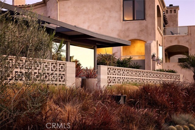 Building Photo - 2485 S Ola Vista