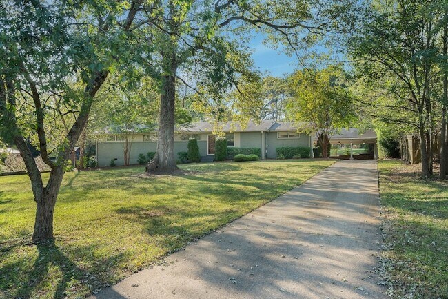 Foto del edificio - 584 Joyce Ln