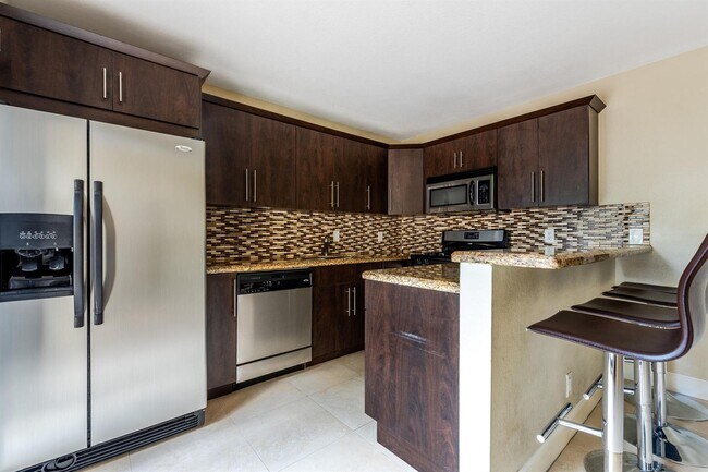 Foto del edificio - 2471 Waterside Dr