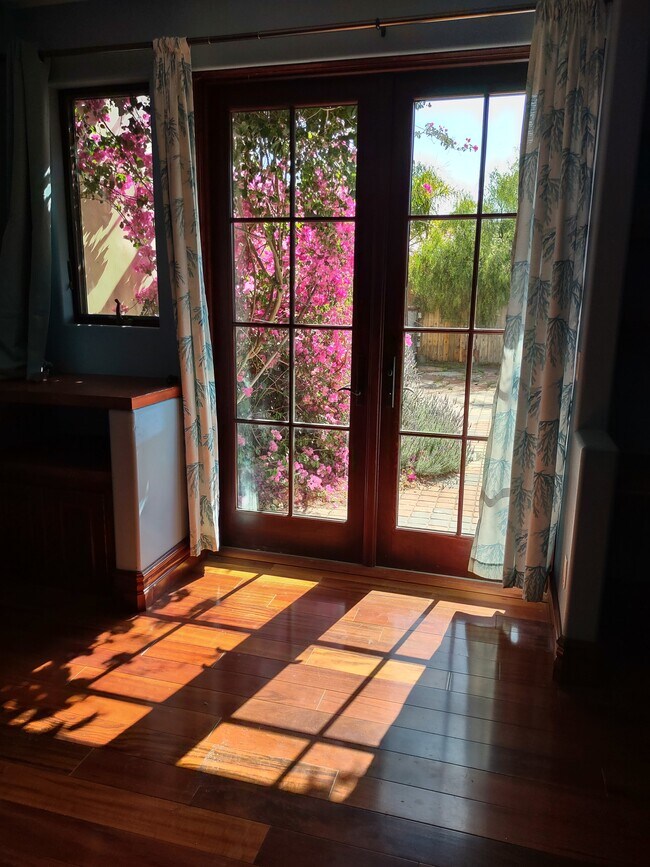 Foto del edificio - 970 Marcella Ln