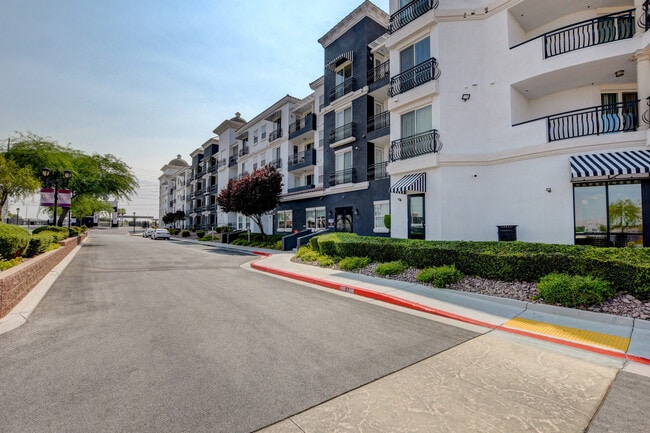 Las Vegas Grand Apartments - Las Vegas, NV | Apartments.com