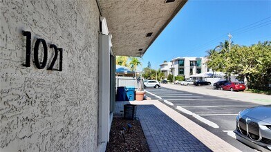 Building Photo - 1021 N Victoria Park Rd