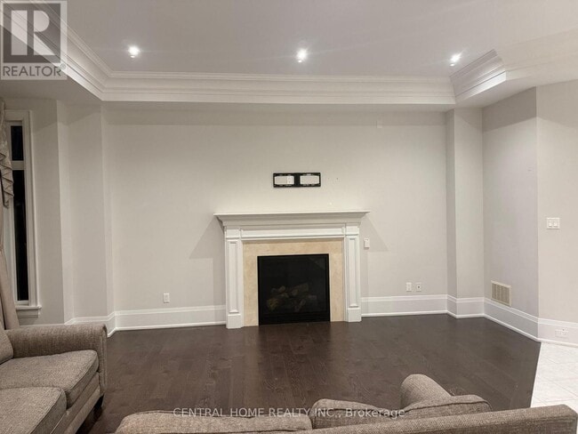 Photo du bâtiment - 161 Florence Ave