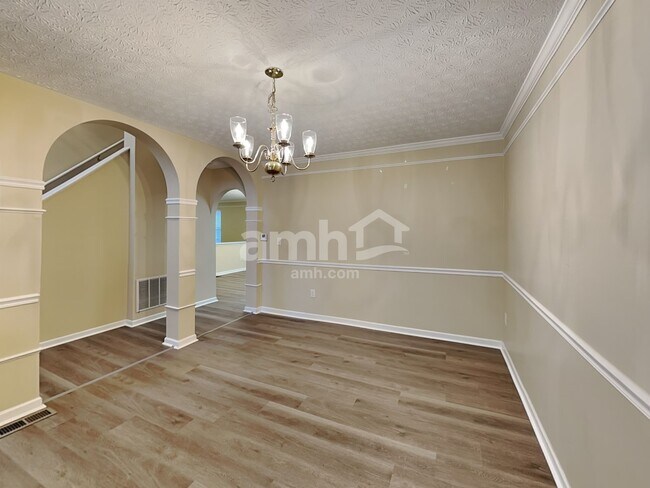 Building Photo - 1009 Legacy Ln SW