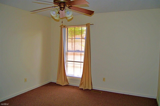 Foto del edificio - 1032 Brookview Dr