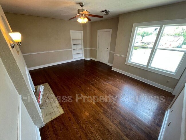 Foto del edificio - 3029 1/2 NW 12th St