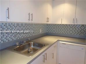 Foto del edificio - 2025 NE 164th St