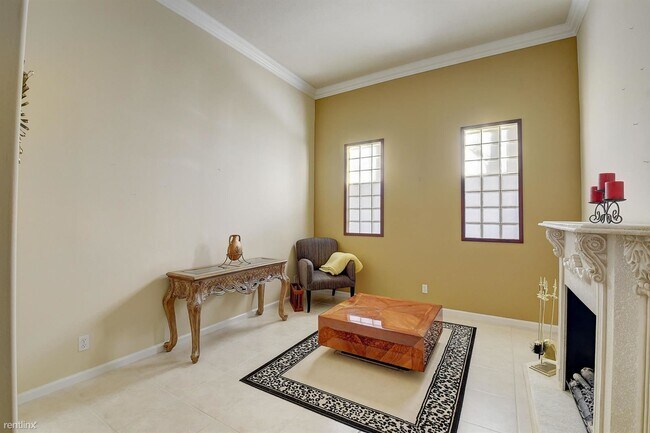 Foto del edificio - 3 br, 2.5 bath House - 7190 Lorenzo Ln