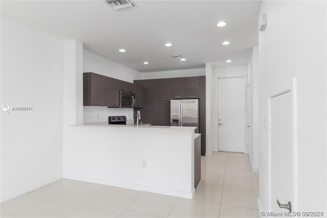 Foto del edificio - 3431 NW 13th St