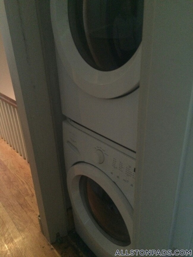 Foto del edificio - 21 Greylock Rd