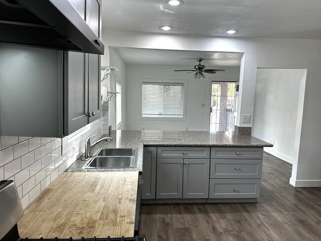 Foto del edificio - 1532 N Calaveras St