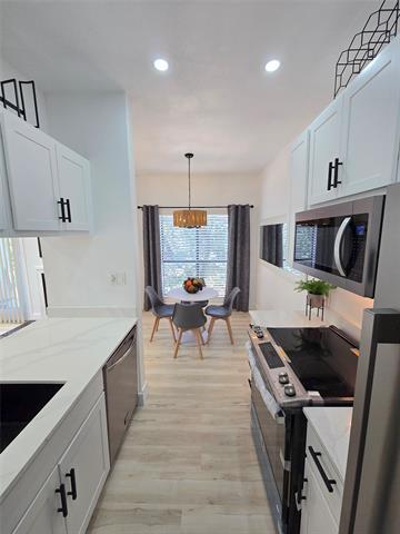 Foto del edificio - 7126 Holly Hill Dr