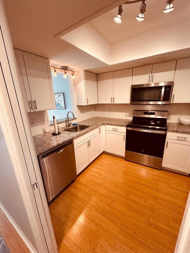 Foto del edificio - 2050 Oleander Blvd