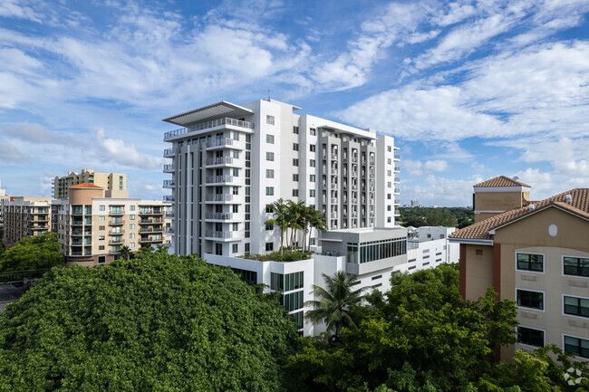 Building Photo - Keystone Villas