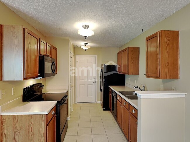 Building Photo - 2411 Collins Way