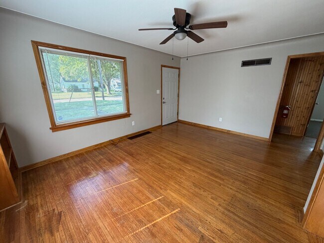Foto del edificio - Two Bedroom Ranch for Rent