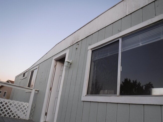 Building Photo - 1396 Prairiegrass Rd