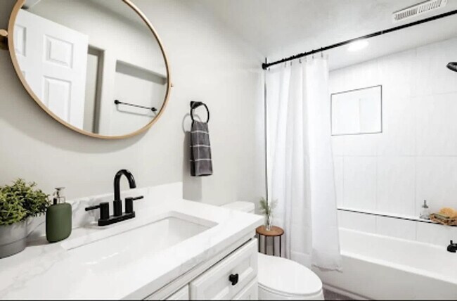 Foto del edificio - 437 N 700 W