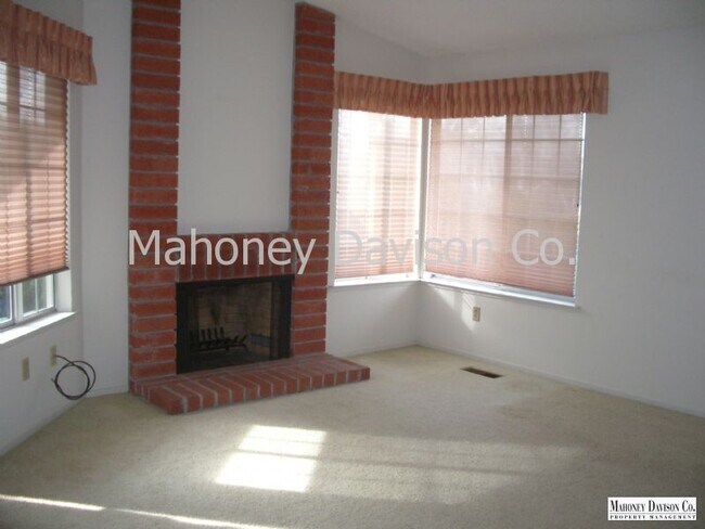 Building Photo - 1608 Northstar Dr