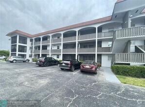 Building Photo - 651 Pine Dr
