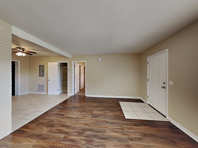 Building Photo - Great Home!