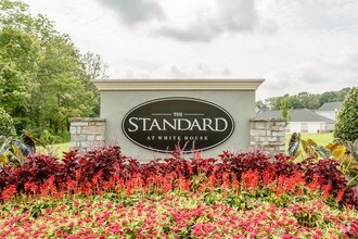 The Standard at White House Apartments photo'