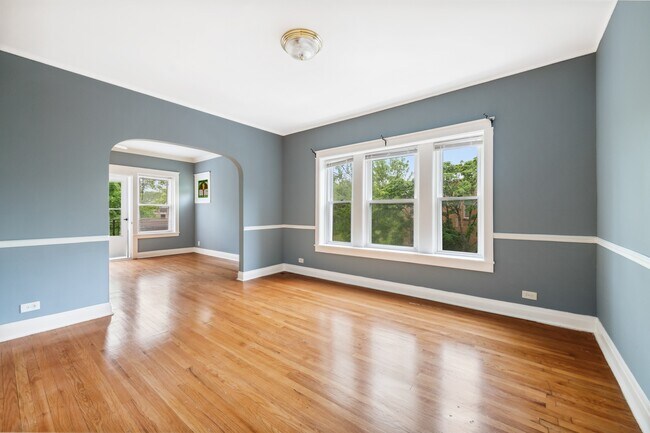 Foto del edificio - 5353 W Belle Plaine Ave