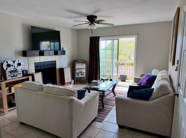 9601 9th View St