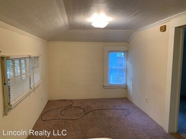 Building Photo - 1 br, 1 bath House - 112 1/2 W. Moore Street